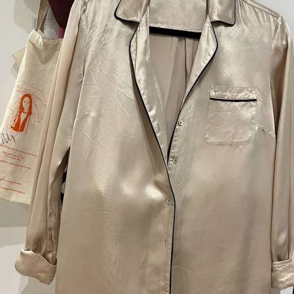 Aritzia Wilfred Venturi Blouse Satin Button-Down | Pink - Picture 2 of 2